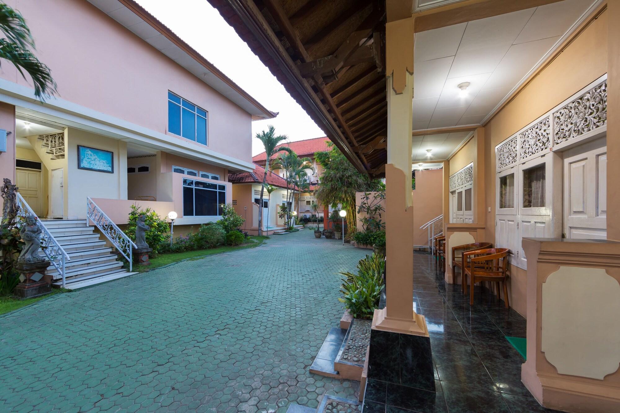 Oyo 3134 Puri Tamu Hotel Jimbaran Esterno foto