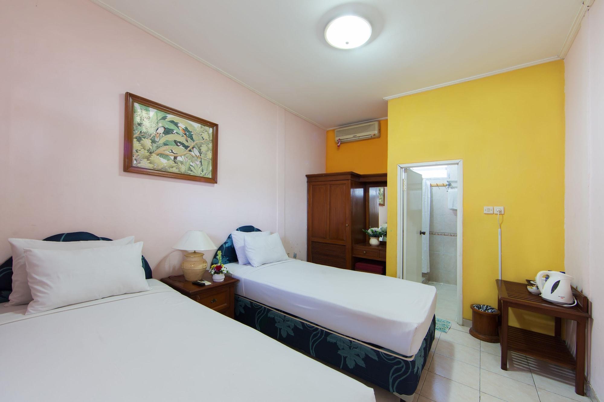 Oyo 3134 Puri Tamu Hotel Jimbaran Esterno foto