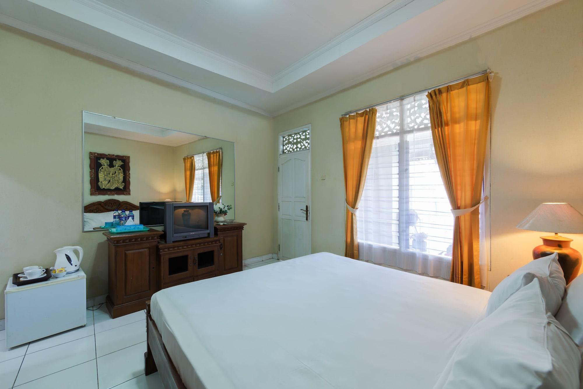 Oyo 3134 Puri Tamu Hotel Jimbaran Esterno foto