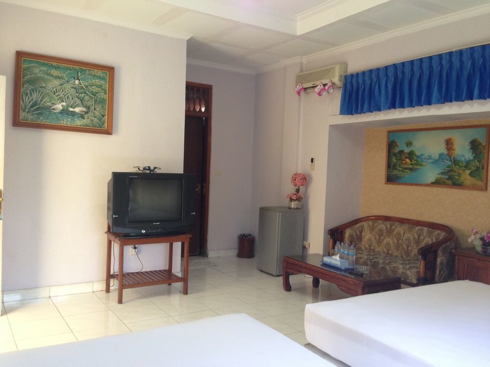 Oyo 3134 Puri Tamu Hotel Jimbaran Esterno foto